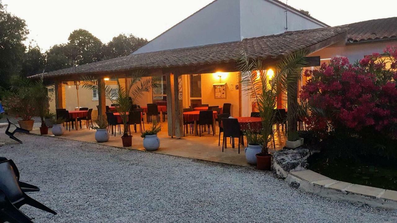 Les Chenes Verts Saint-Savinien Kültér fotó